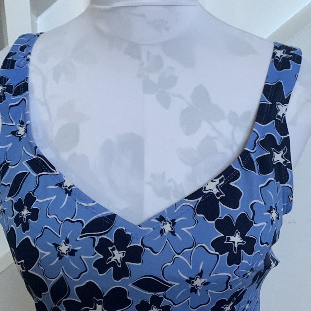 JANTZEN Blue Floral Tankini Top🛍🥳Host Pick🥳🛍 - Picture 2 of 8